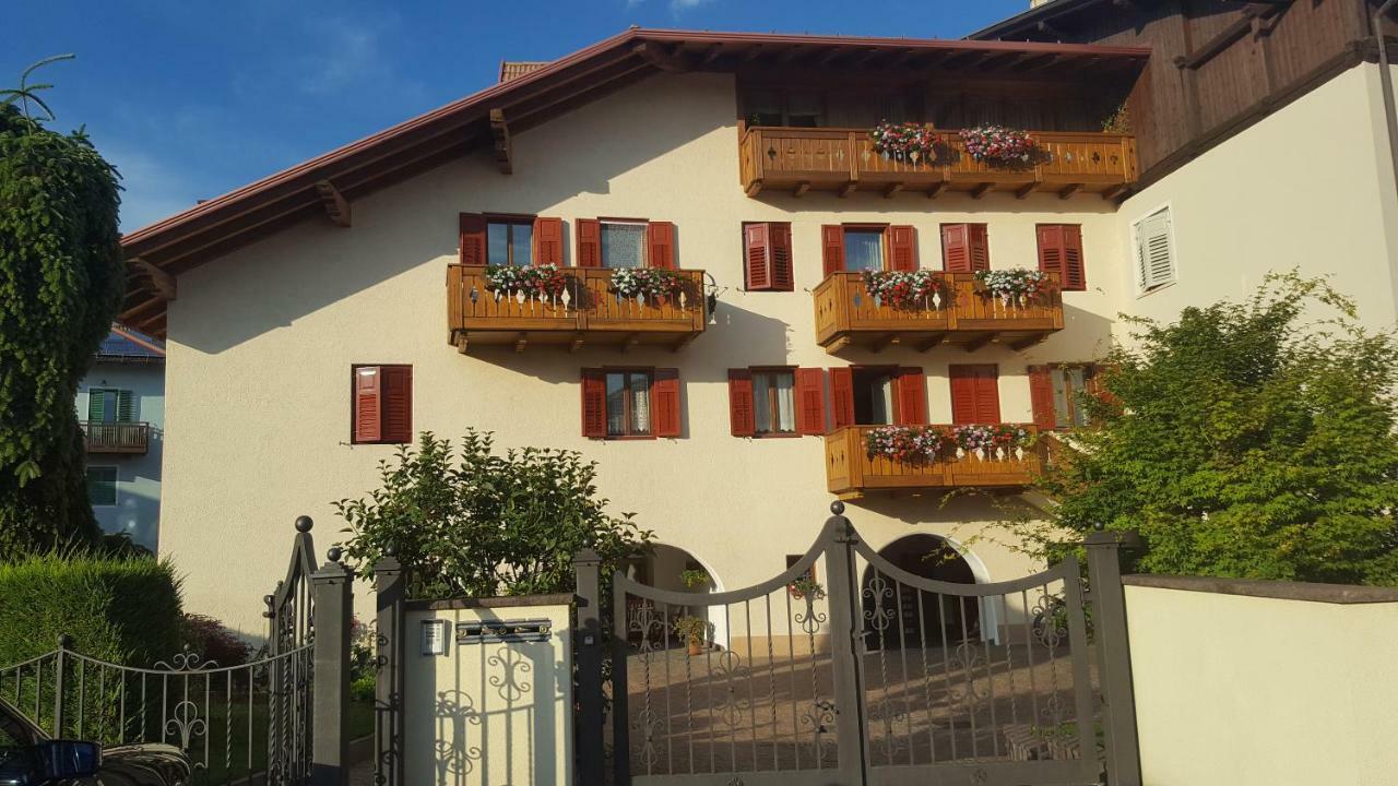 Casa Vacanze Paola Romeno Ngoại thất bức ảnh